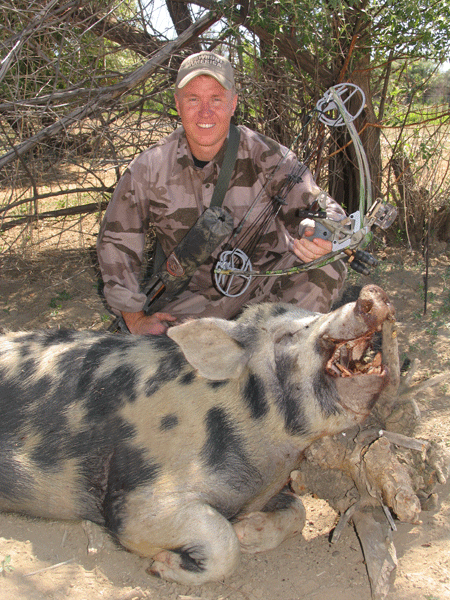 D. Farris kills wild boar with Liberty Archery bow. 